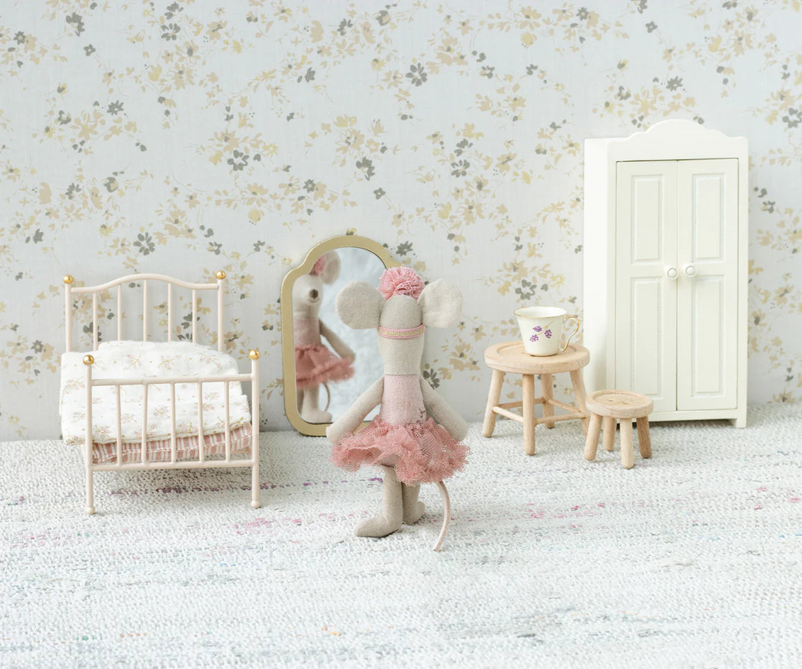 Vintage Bed | Rose